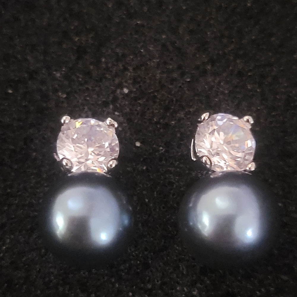Genuine fresh water pearl earrings. Dark grey tone with crystal accent.